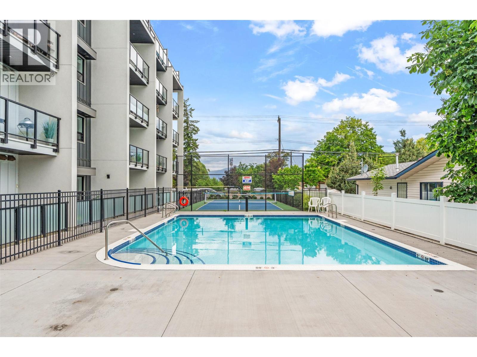 #303 2555 Lakeshore Road - 4