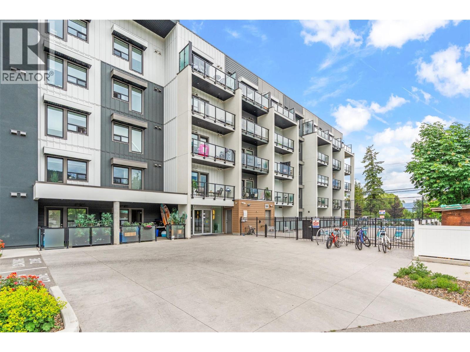 #303 2555 Lakeshore Road - 5