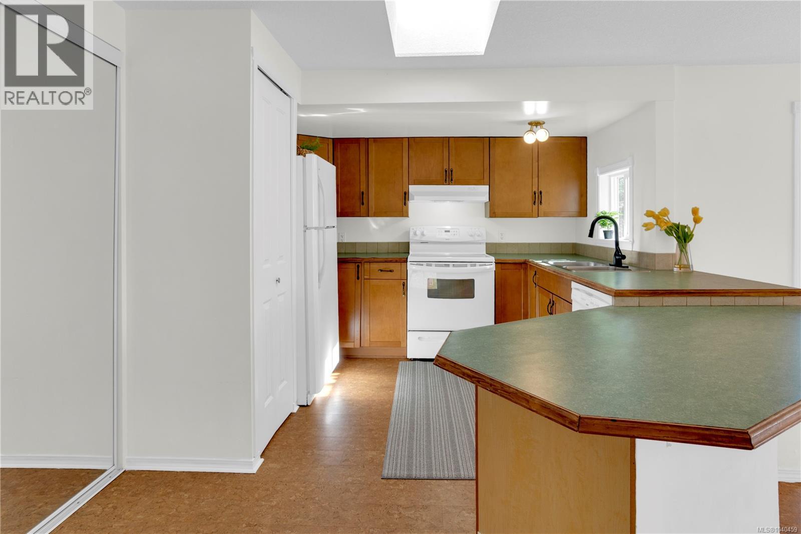 #7 80 Fifth St - 6