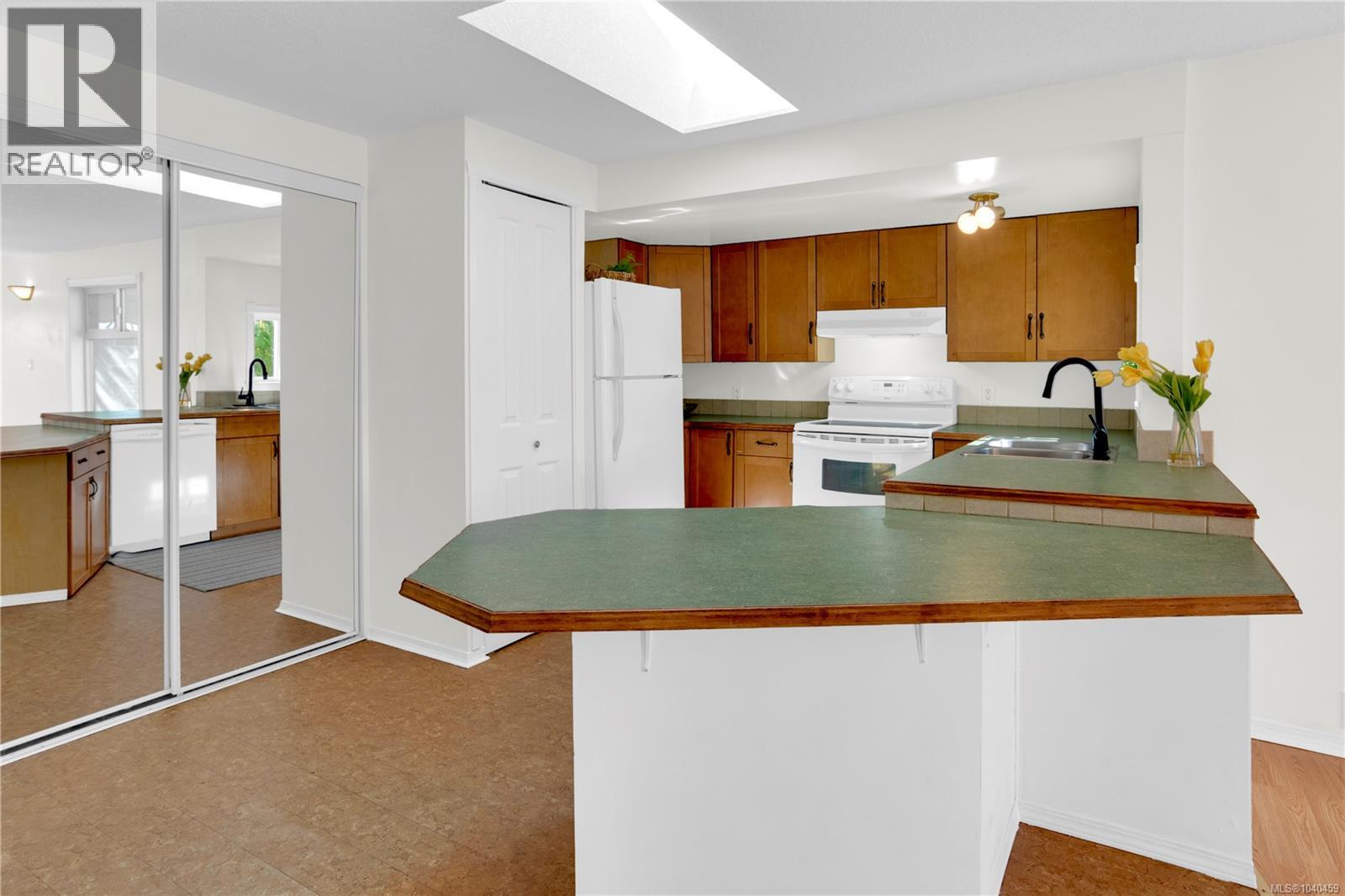 #7 80 Fifth St - 5