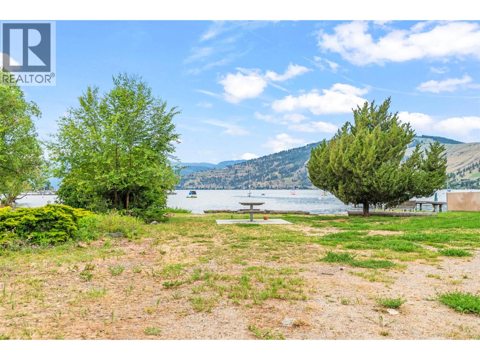 #303 2555 Lakeshore Road - 16