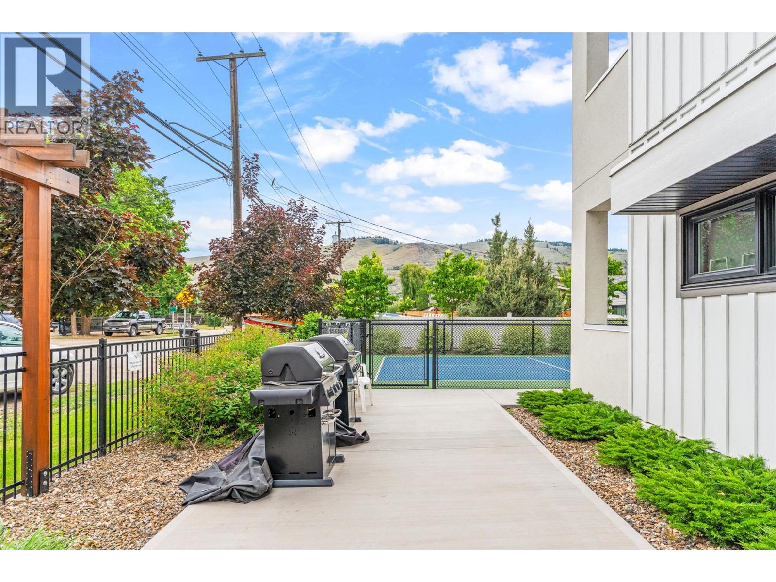 #303 2555 Lakeshore Road - 12
