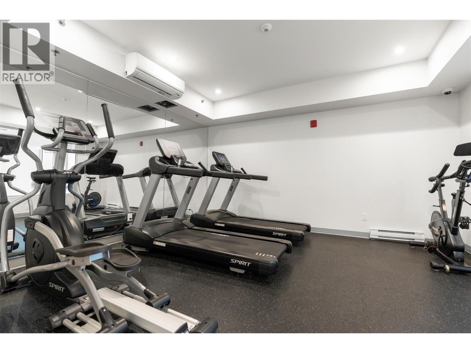 #303 2555 Lakeshore Road - 18
