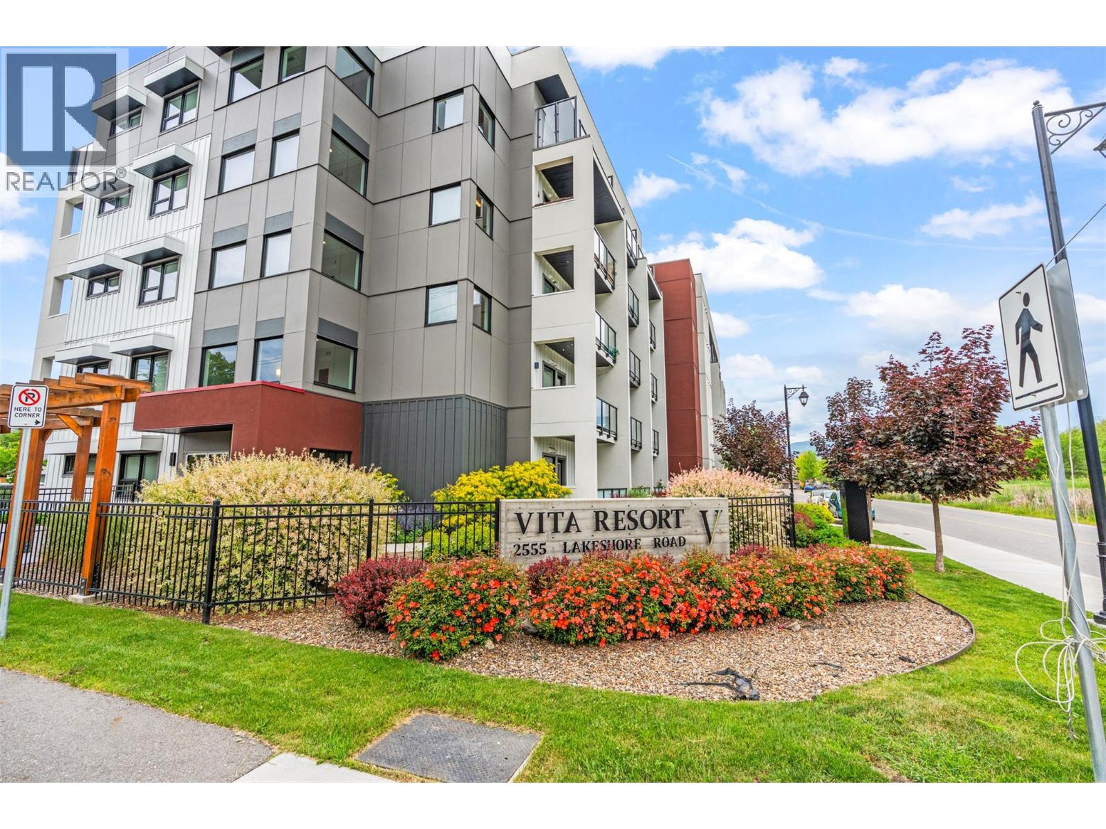 #303 2555 Lakeshore Road - 10
