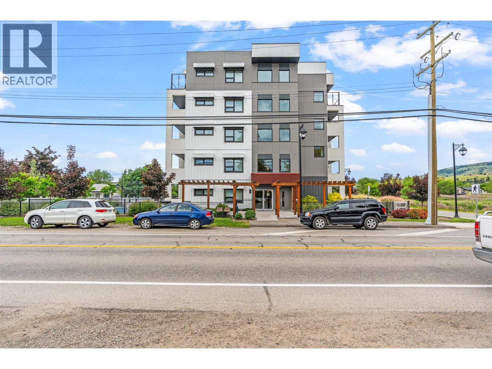 #303 2555 Lakeshore Road - 14