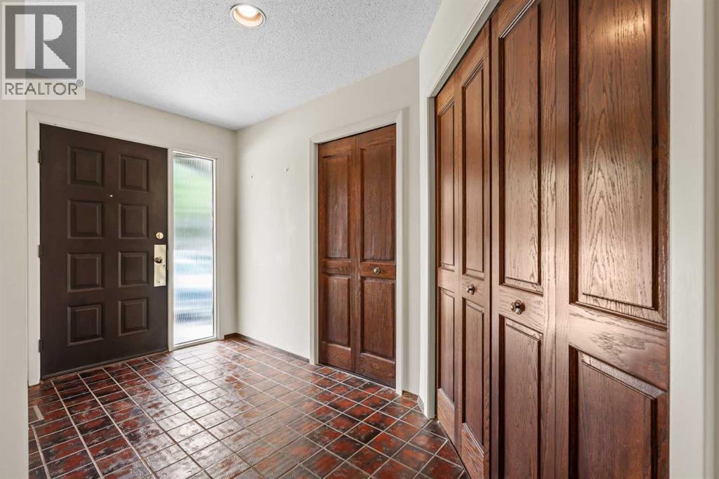 1, 1901 Varsity Estates Drive NW, Varsity, Calgary photo 3