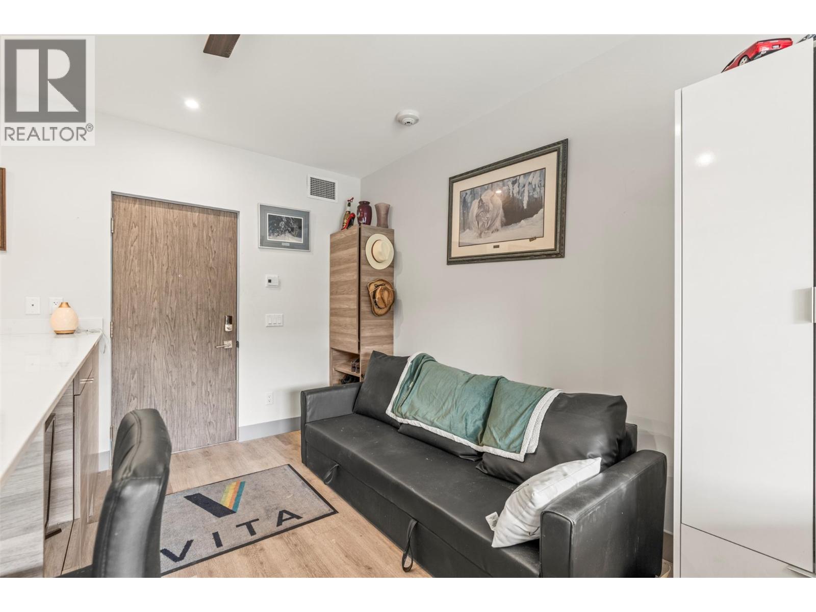 #306 2555 Lakeshore Road - 23