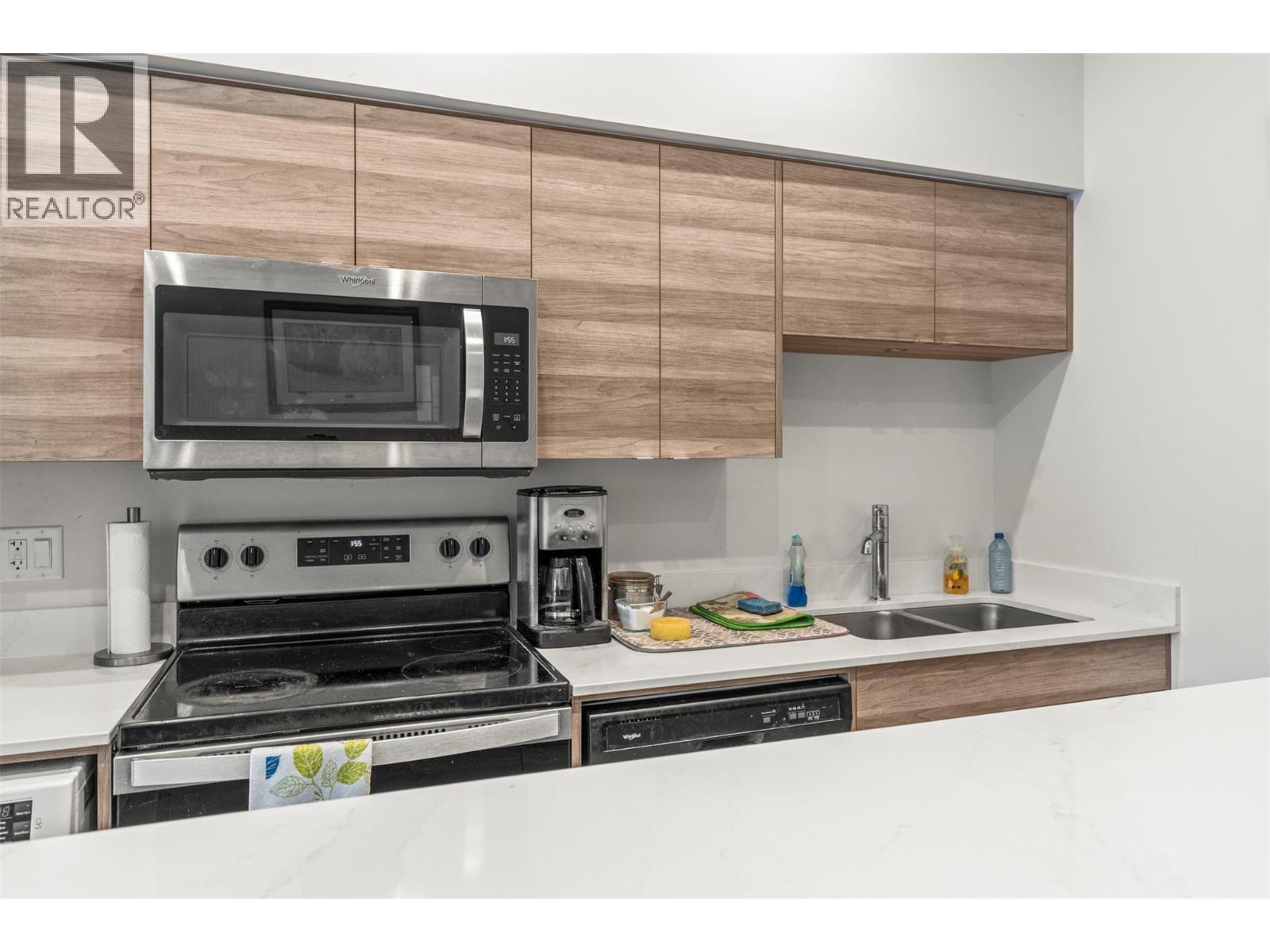 #306 2555 Lakeshore Road - 26