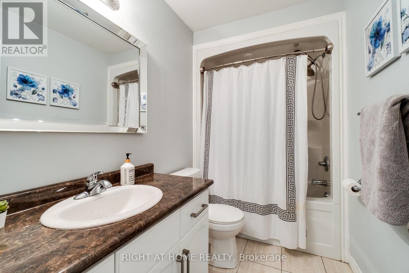 #12 70 HIGHGATE DRIVE - 25