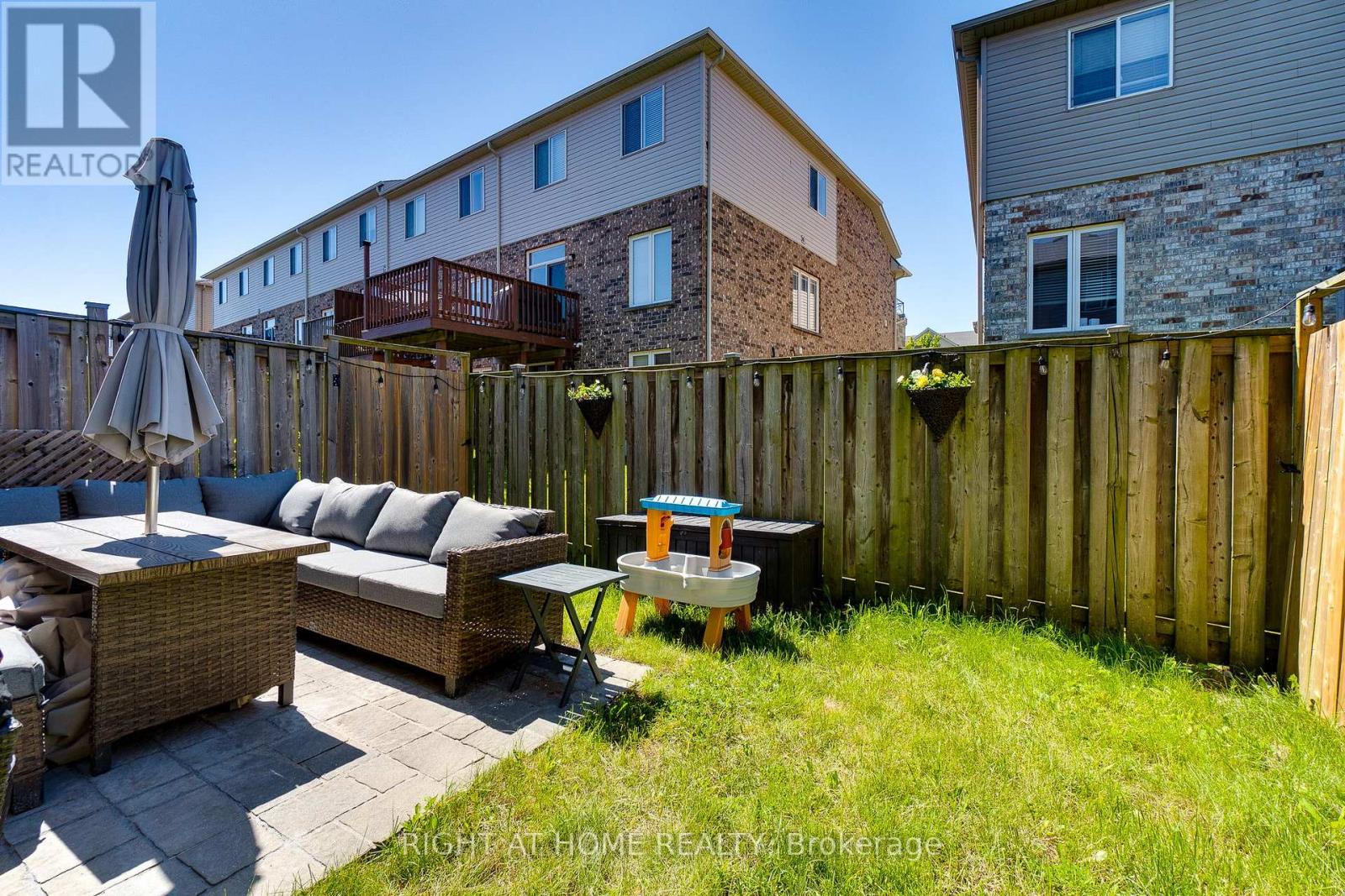 #12 70 HIGHGATE DRIVE - 32