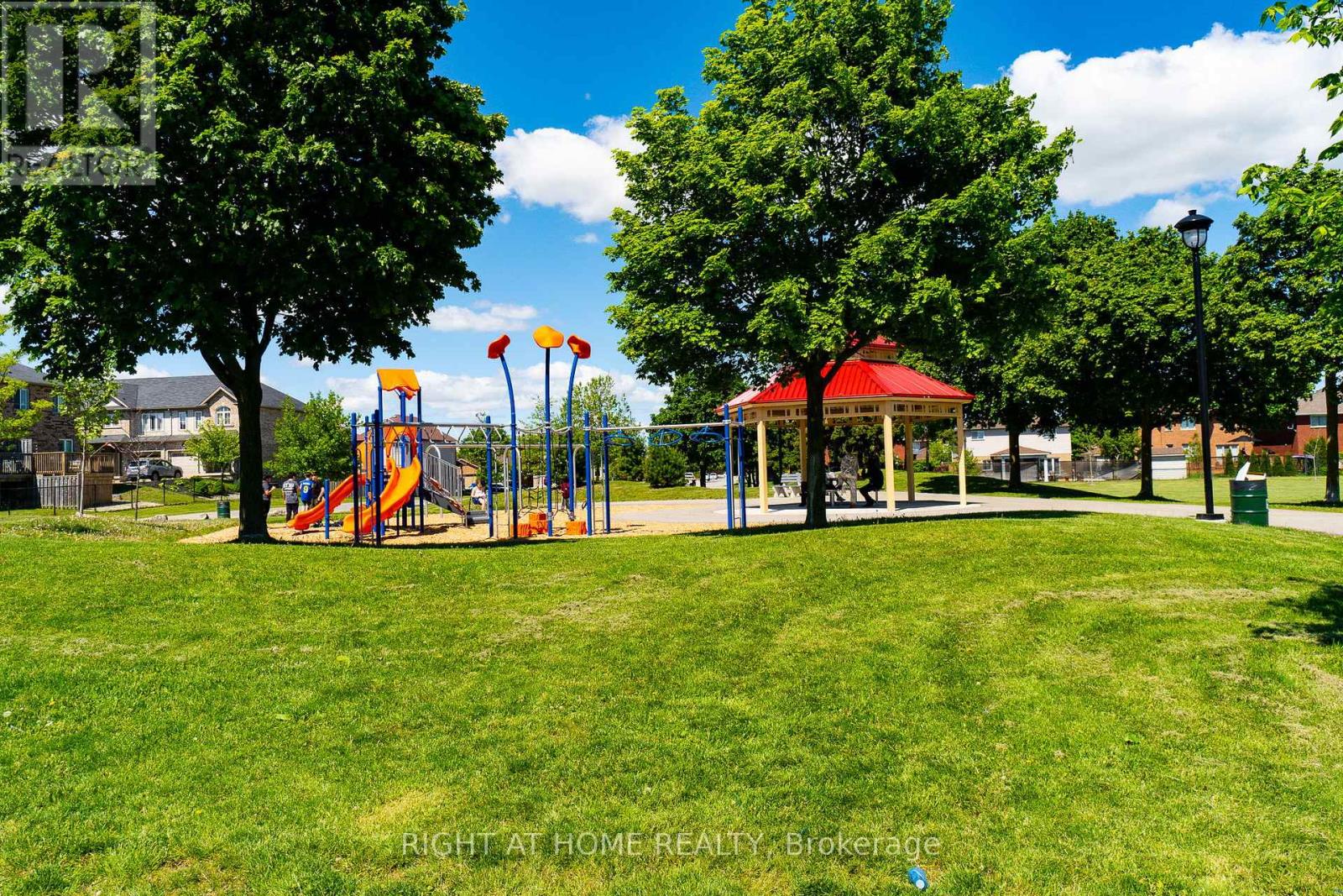#12 70 HIGHGATE DRIVE - 34