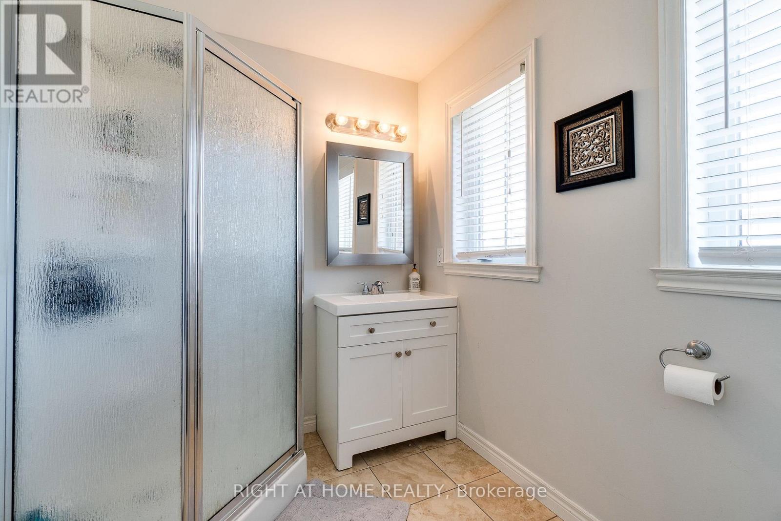 #12 70 HIGHGATE DRIVE - 17