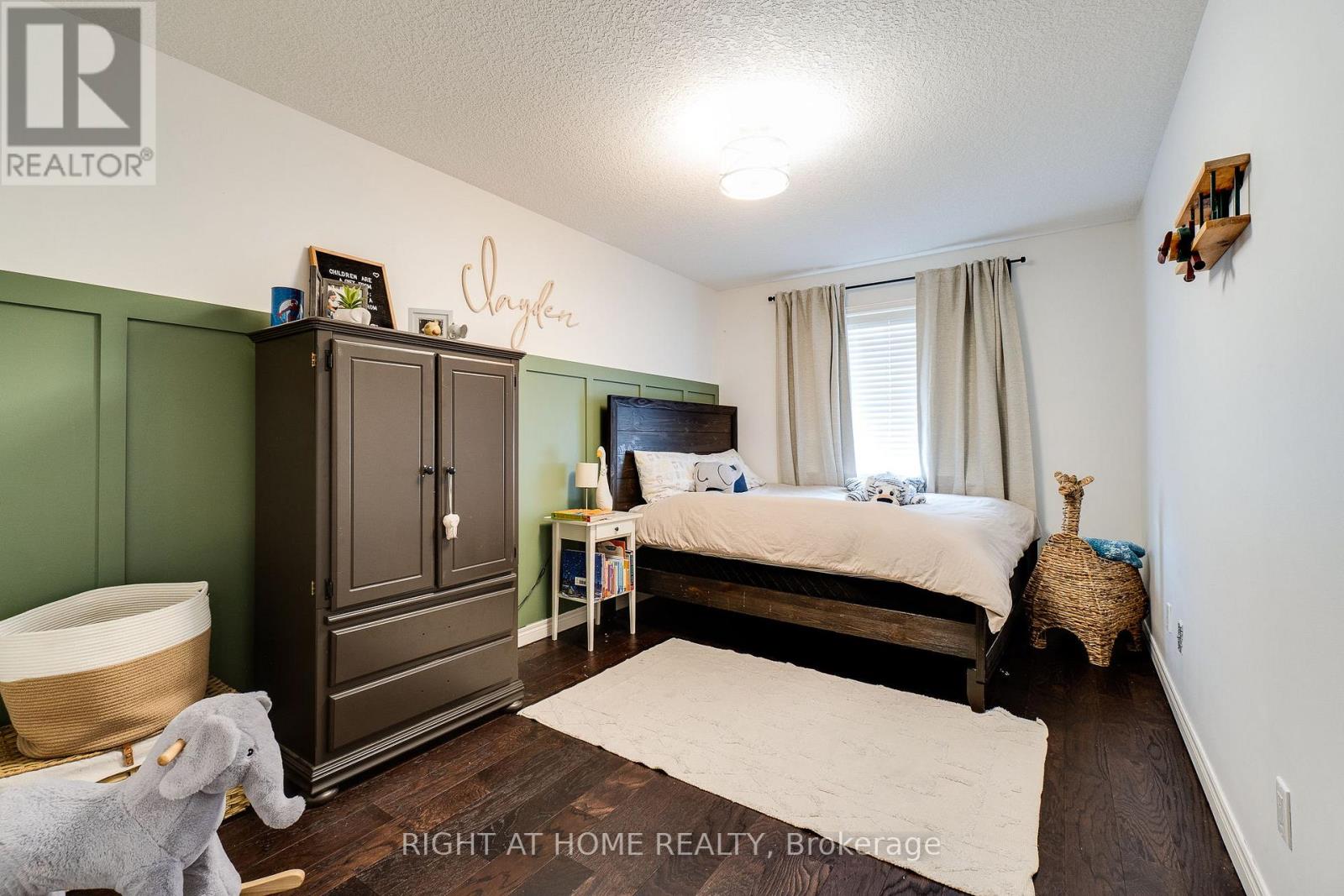 #12 70 HIGHGATE DRIVE - 22
