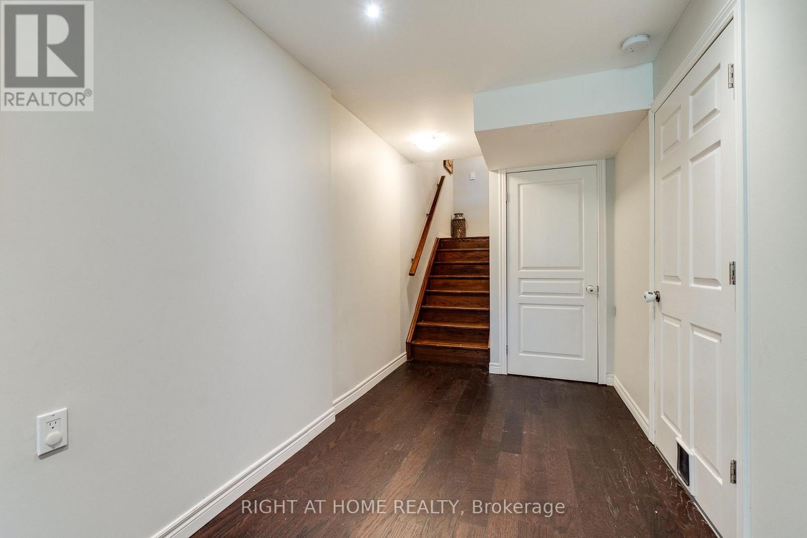 #12 70 HIGHGATE DRIVE - 26