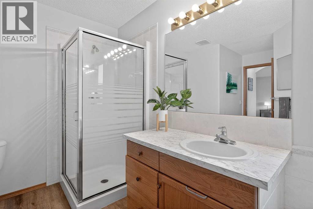 72 Springs Crescent SE - 17