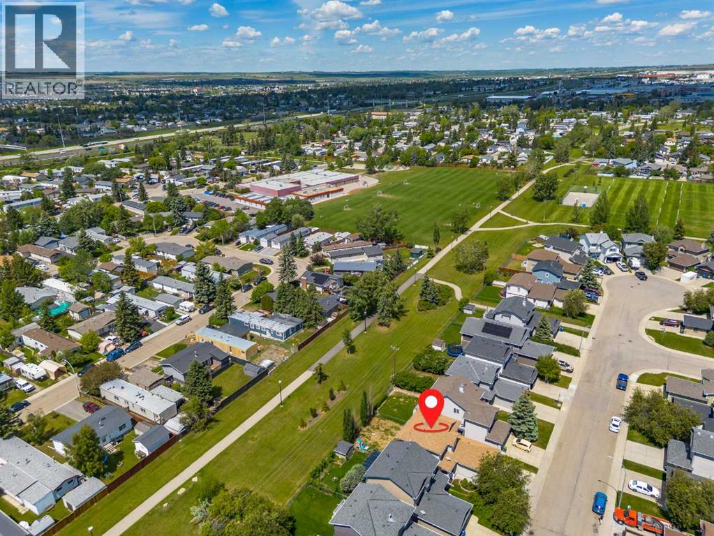 72 Springs Crescent SE - 1