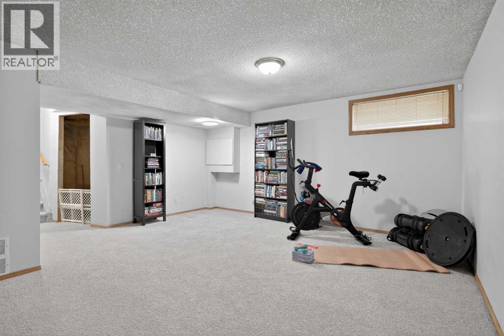 72 Springs Crescent SE - 25
