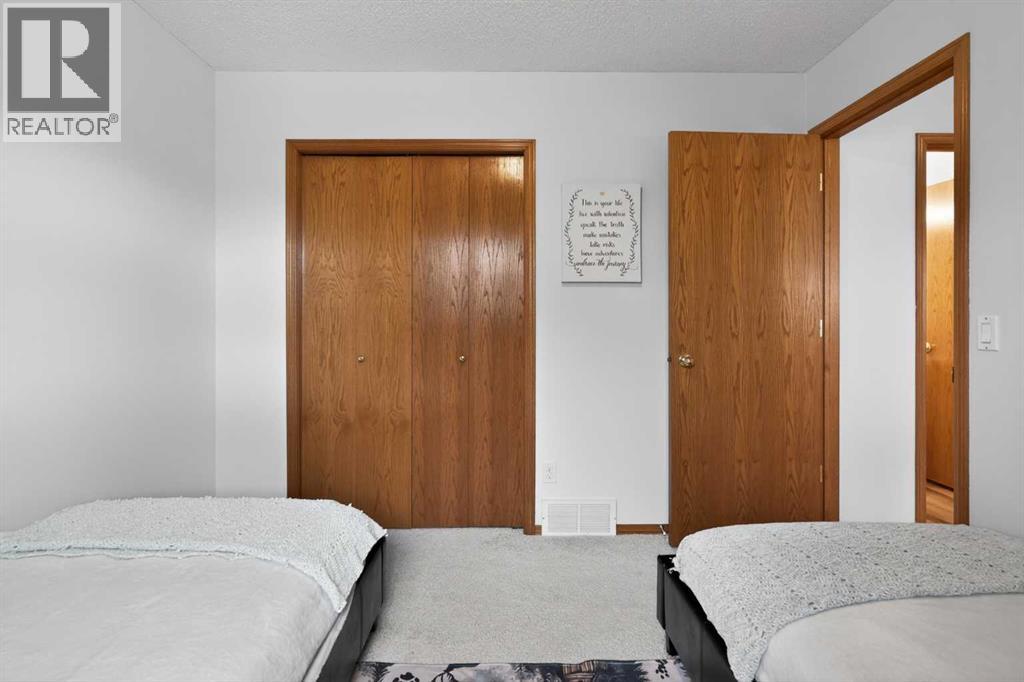 72 Springs Crescent SE - 21