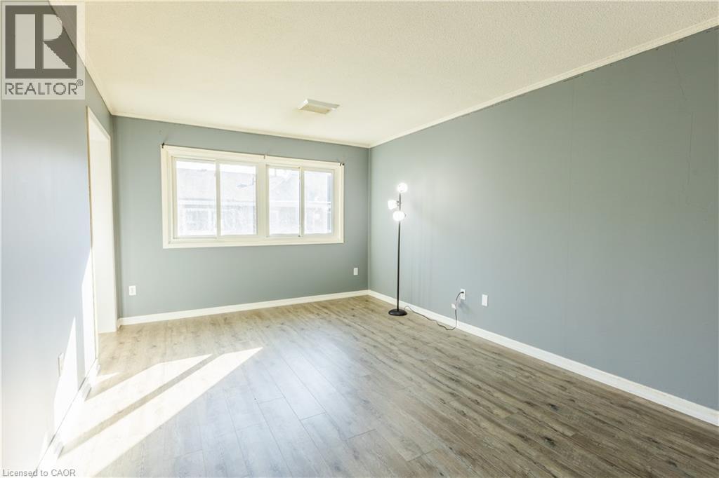 #102 121 UNIVERSITY Avenue E - 16