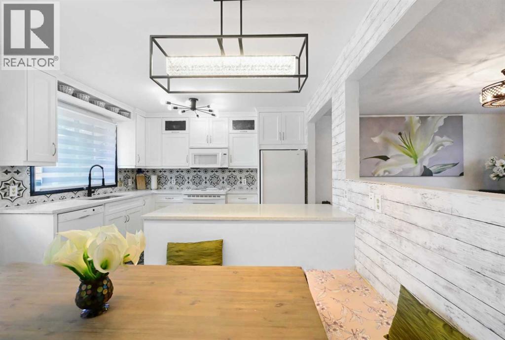 4420 3 Street NE - 10