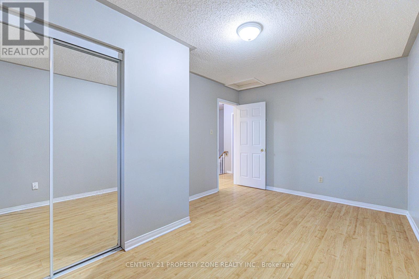 4 COMPTON COURT - 28