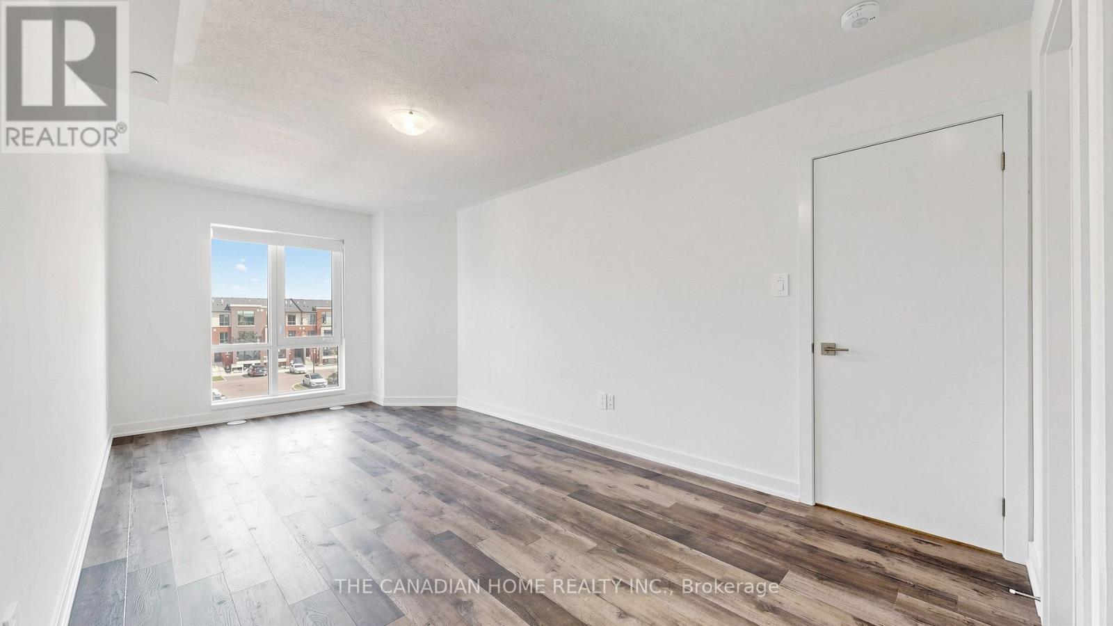 #15 55 ROMILLY AVENUE - 26