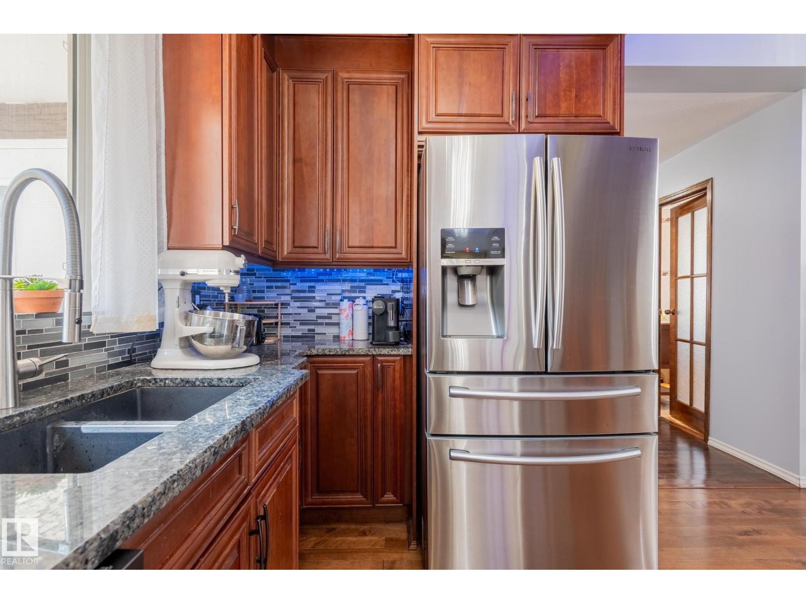 11916 71 ST NW - 10