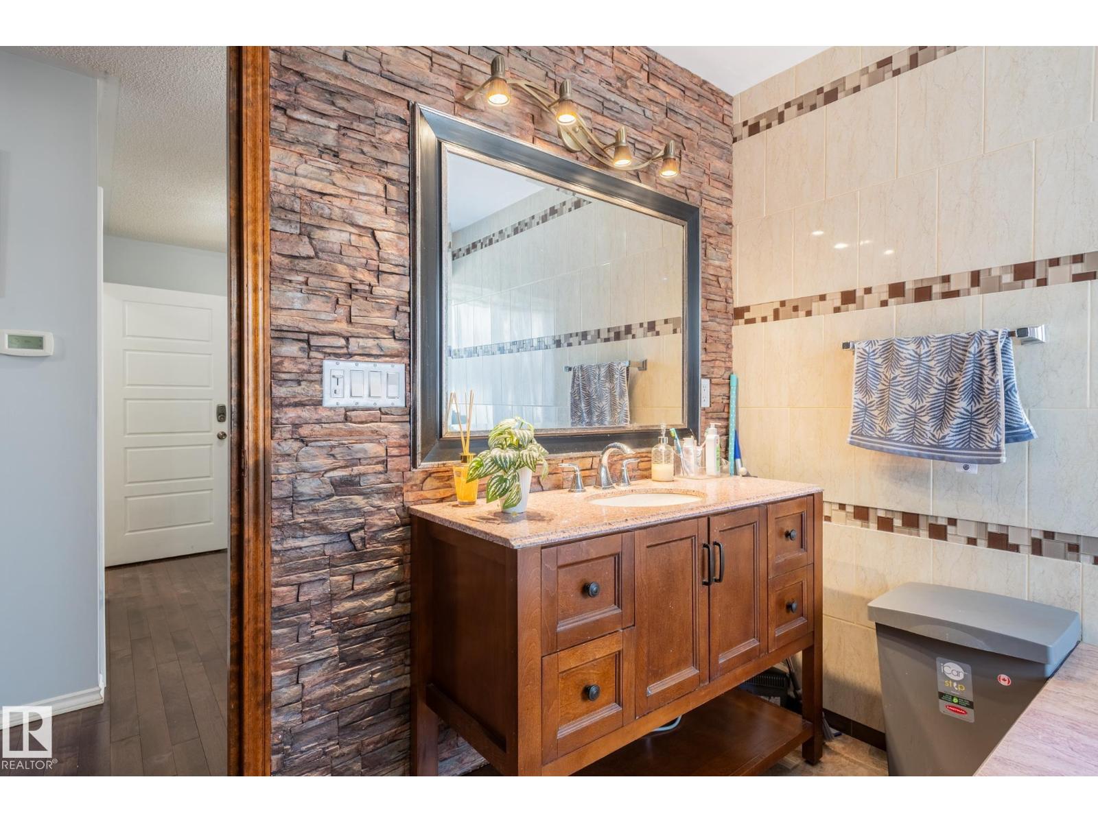 11916 71 ST NW - 15