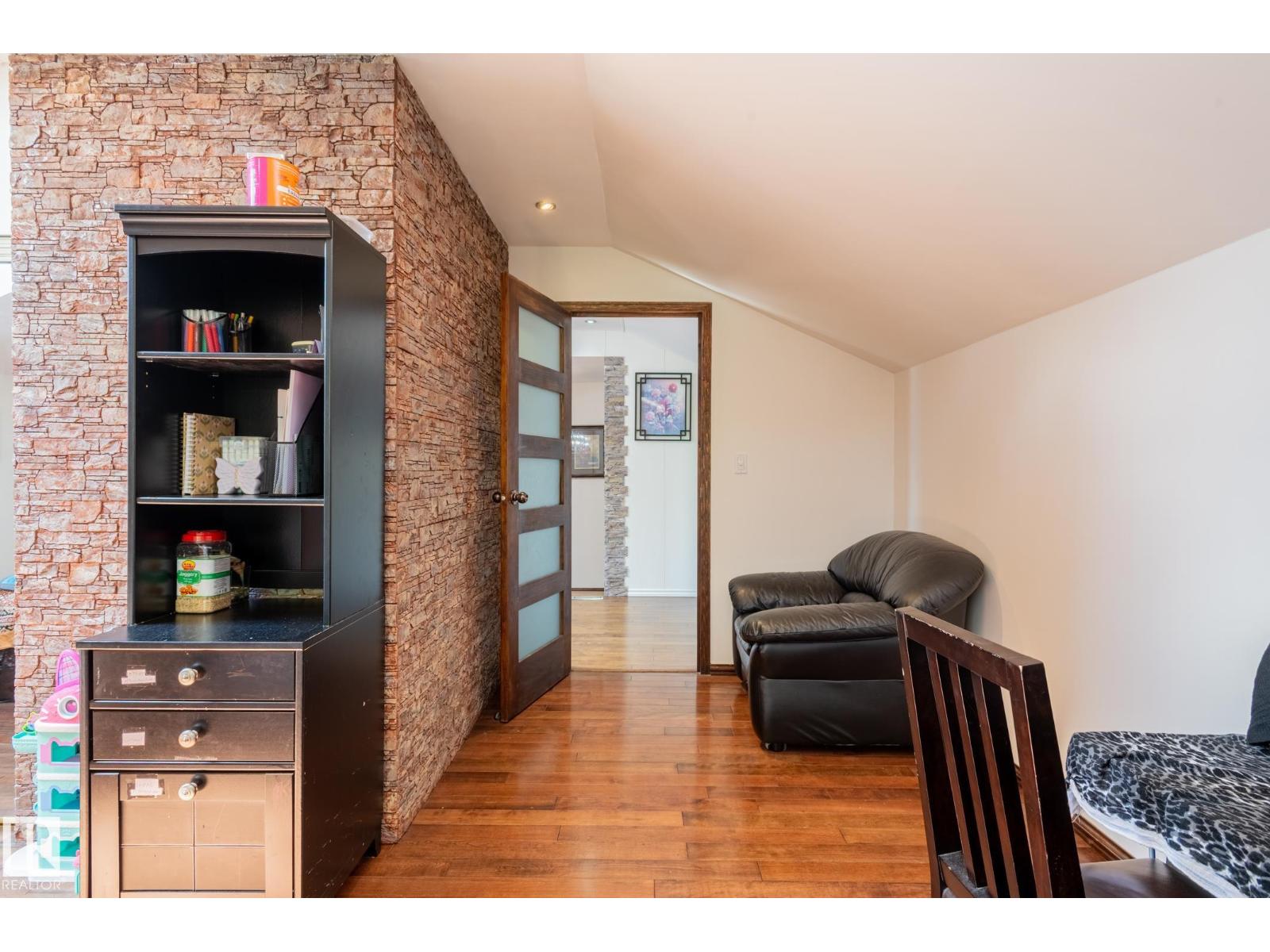 11916 71 ST NW - 29