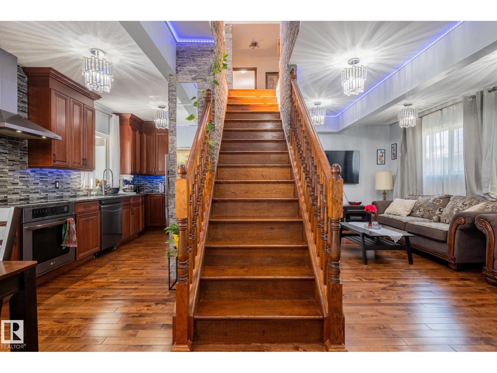 11916 71 ST NW - 5