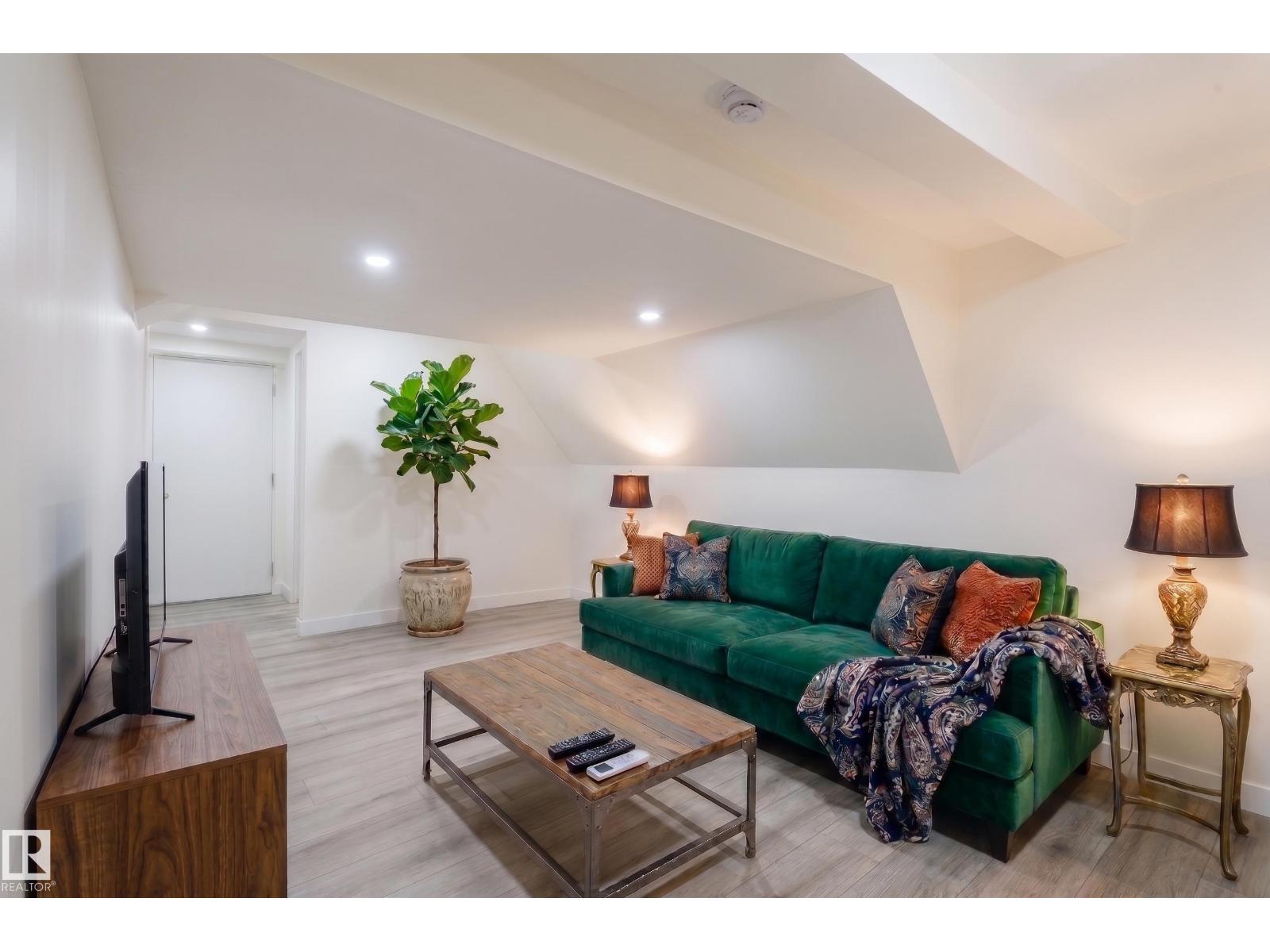 11916 71 ST NW - 61