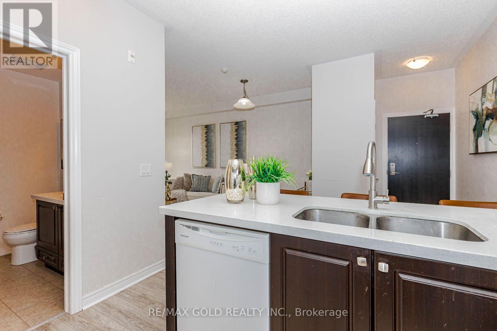 #205 276 GATWICK DRIVE - 18