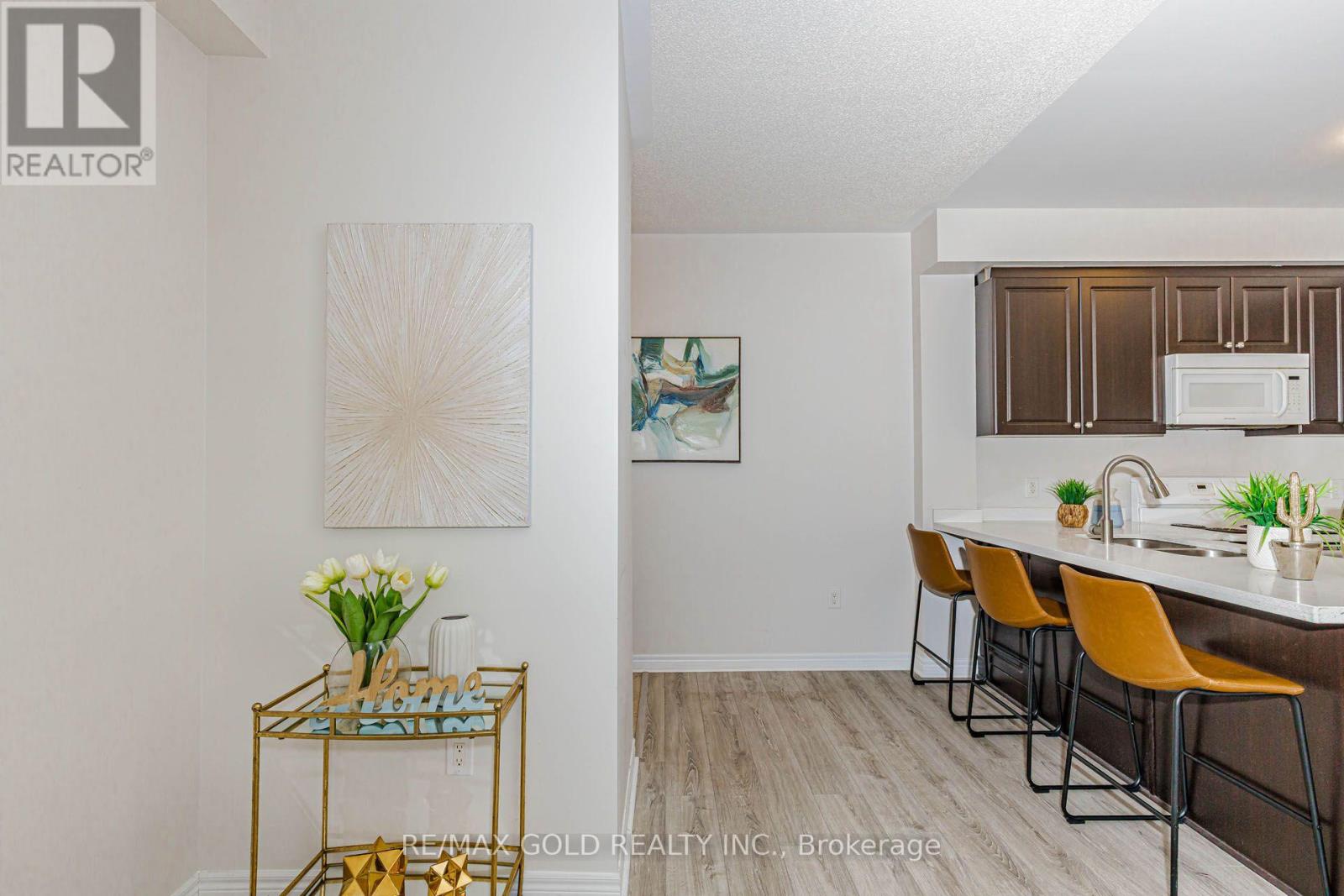 #205 276 GATWICK DRIVE - 20