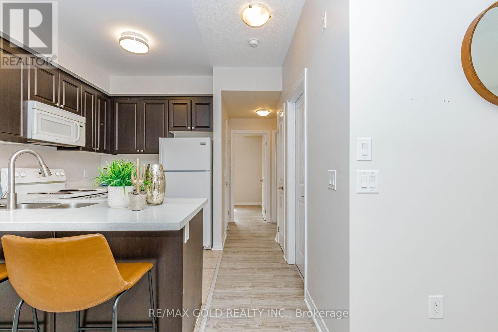 #205 276 GATWICK DRIVE - 28