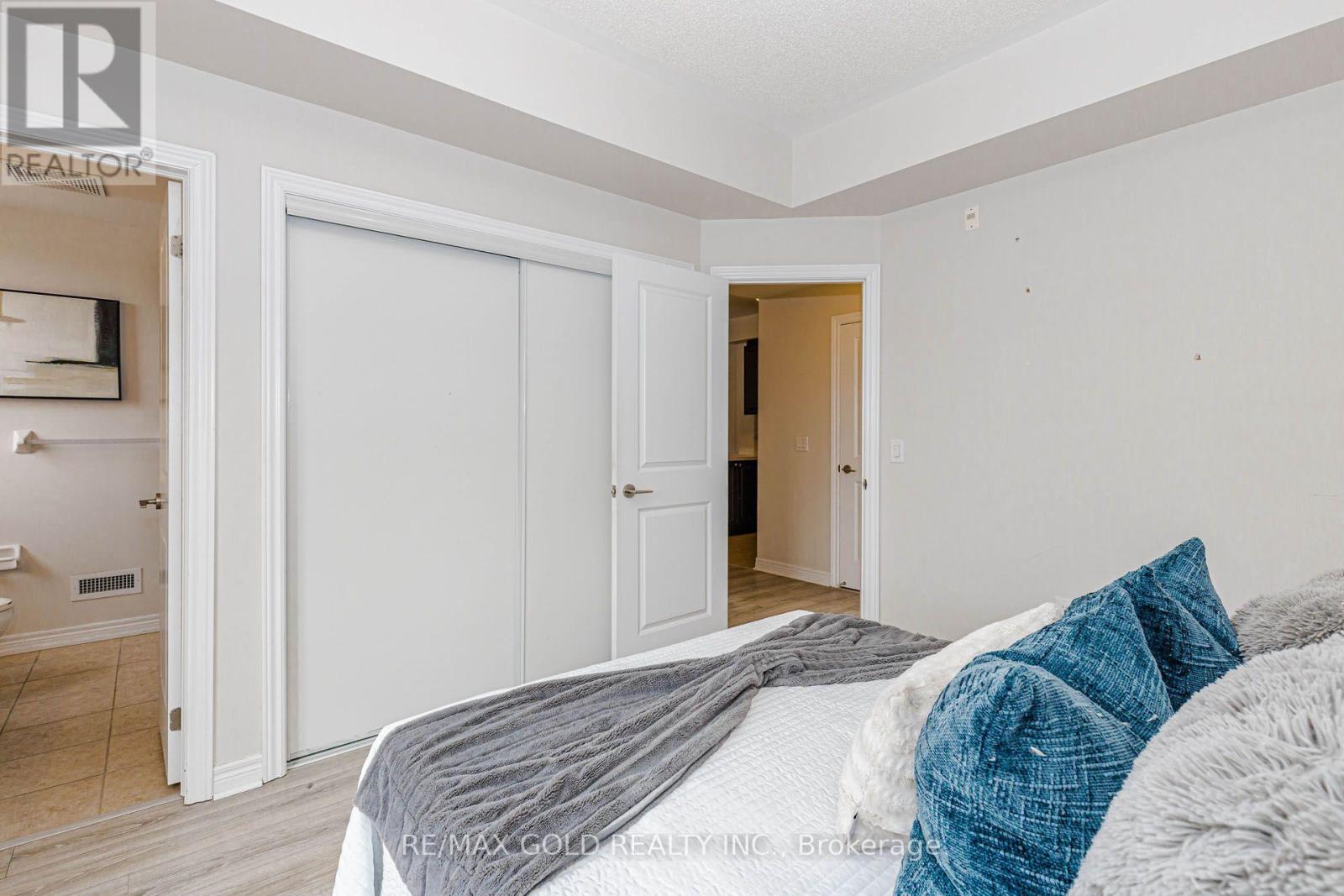 #205 276 GATWICK DRIVE - 33