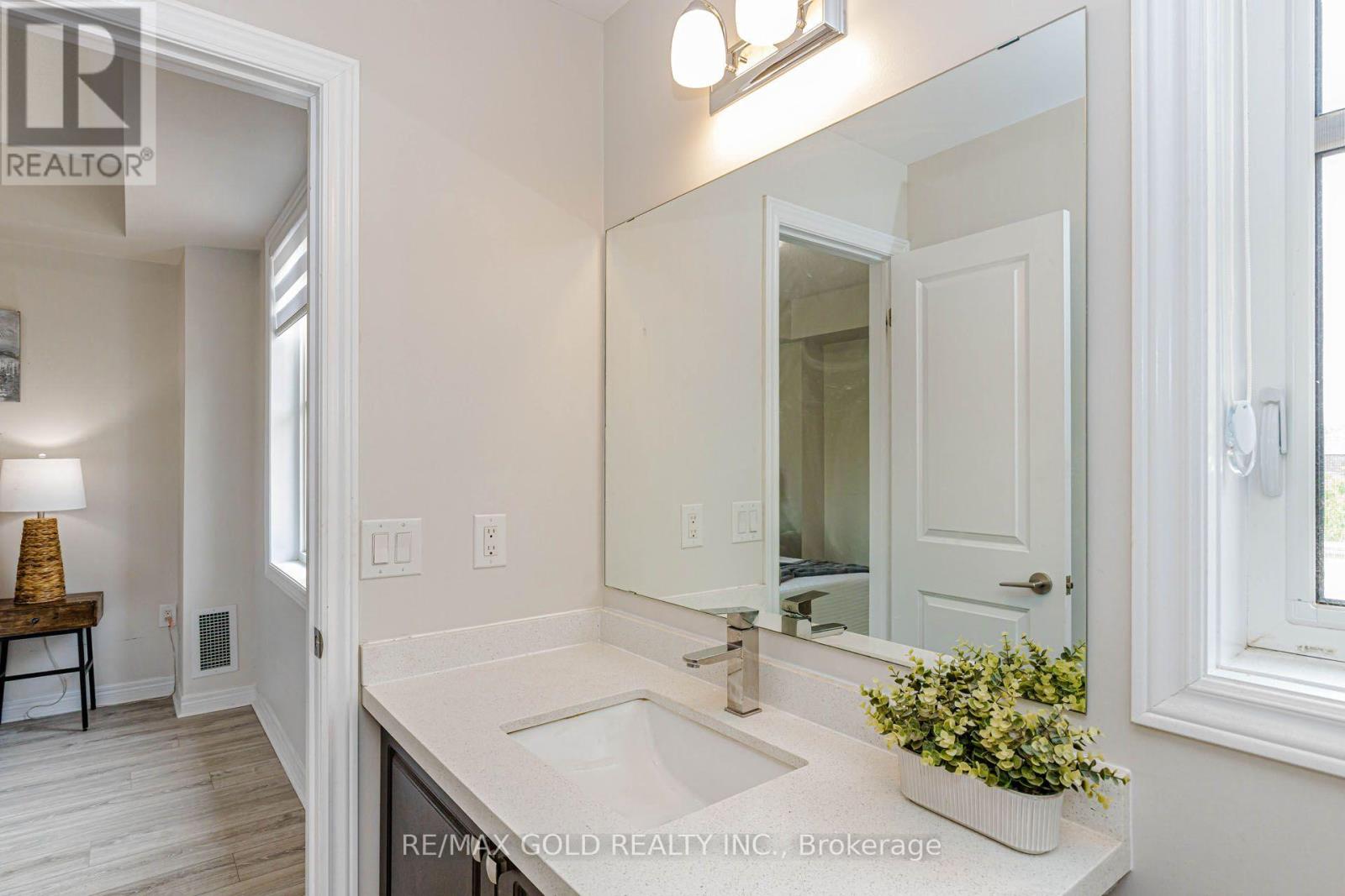#205 276 GATWICK DRIVE - 36