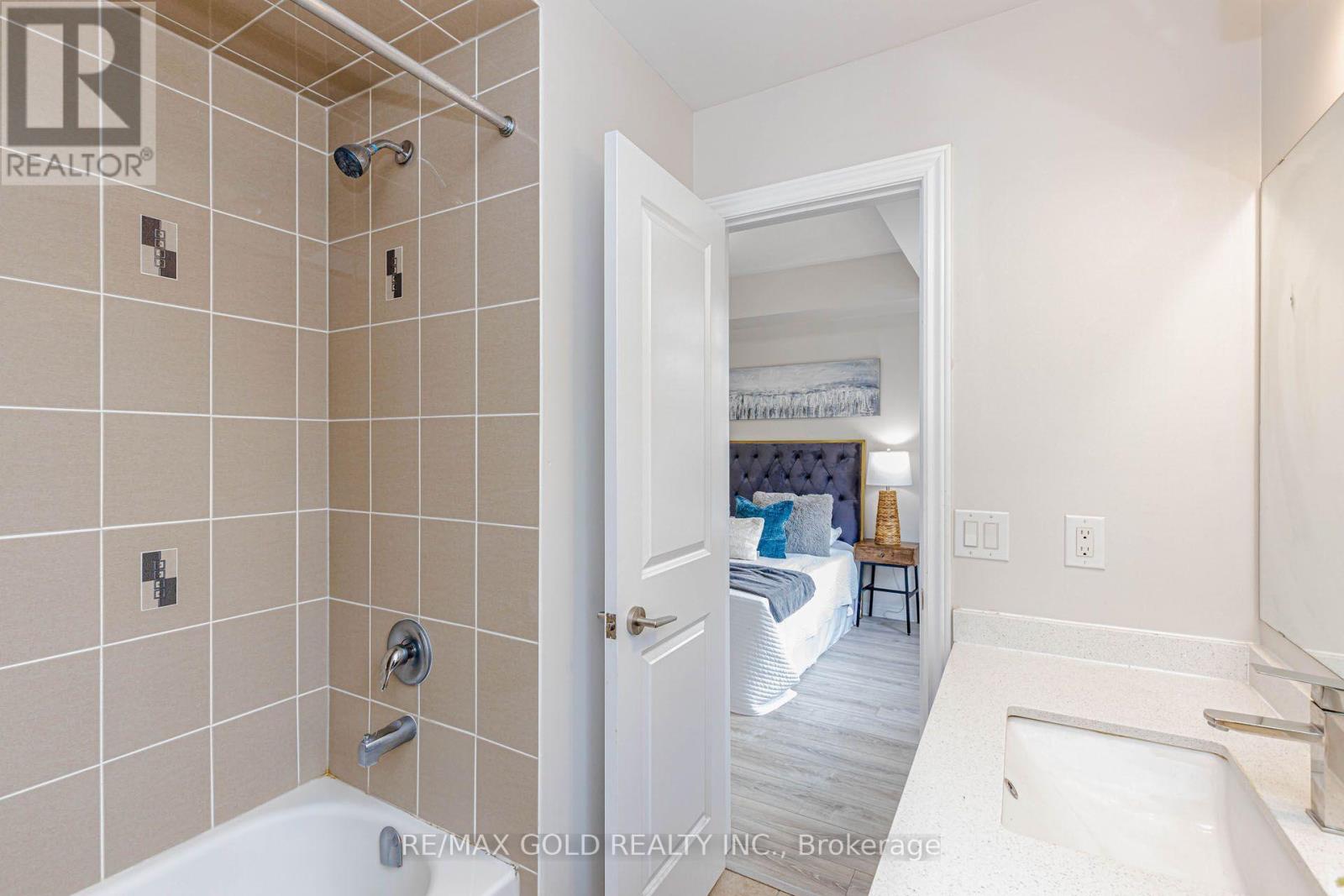 #205 276 GATWICK DRIVE - 37