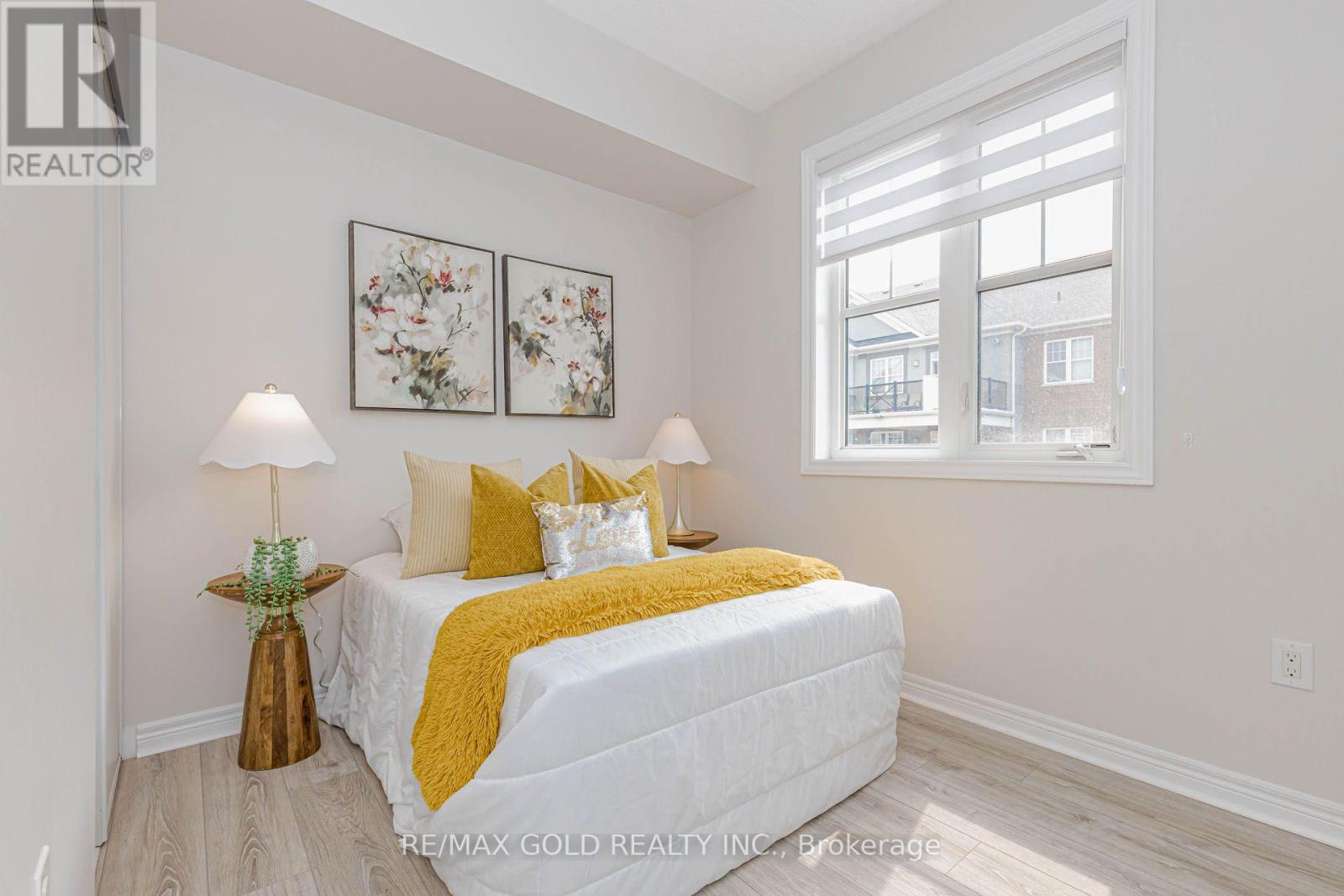 #205 276 GATWICK DRIVE - 38