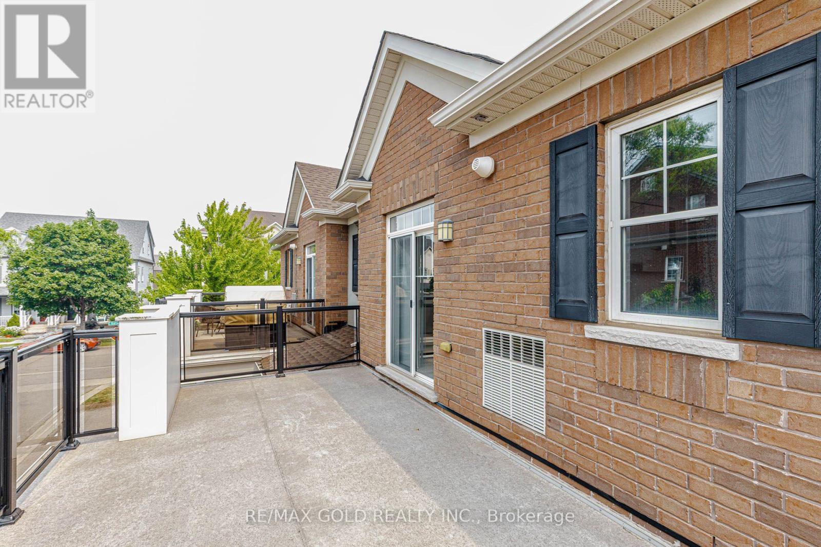 #205 276 GATWICK DRIVE - 48
