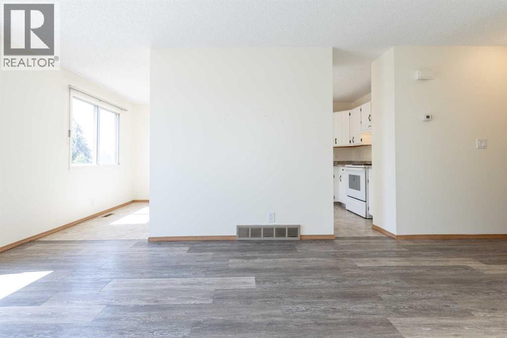 4928 59 Street - 10