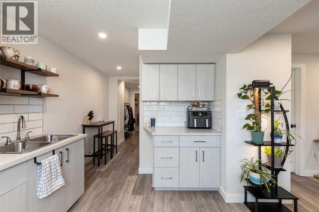 4928 59 Street - 28