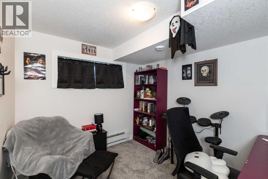 4928 59 Street - 35