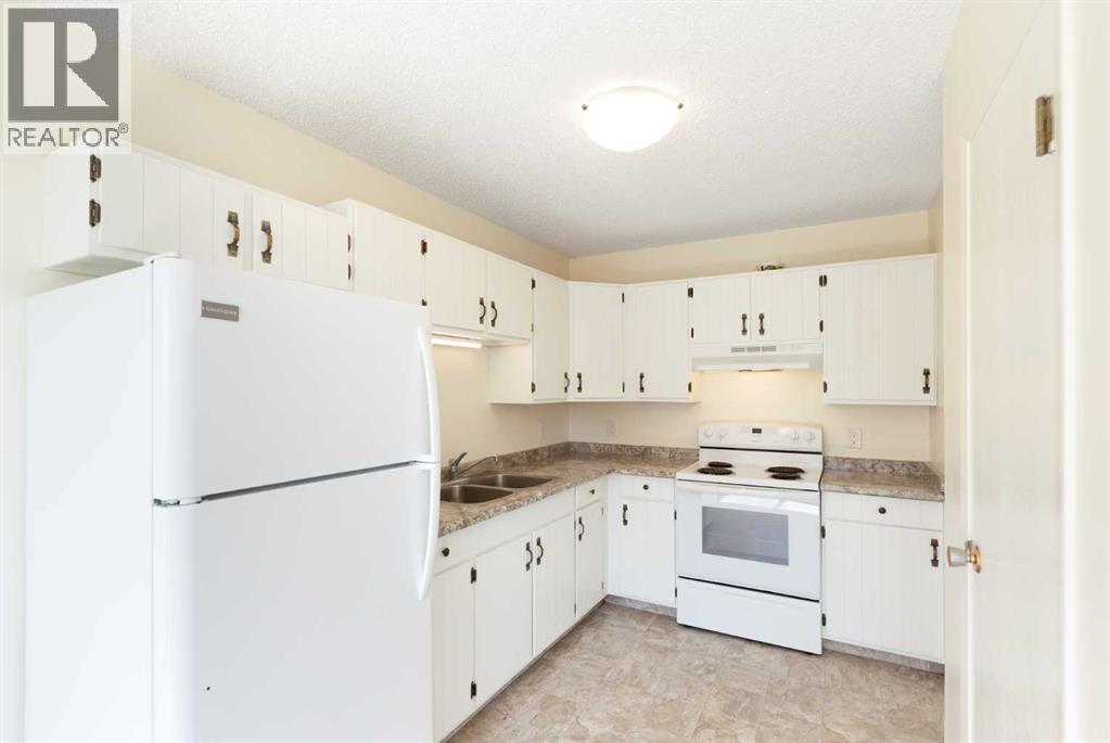 4928 59 Street - 6