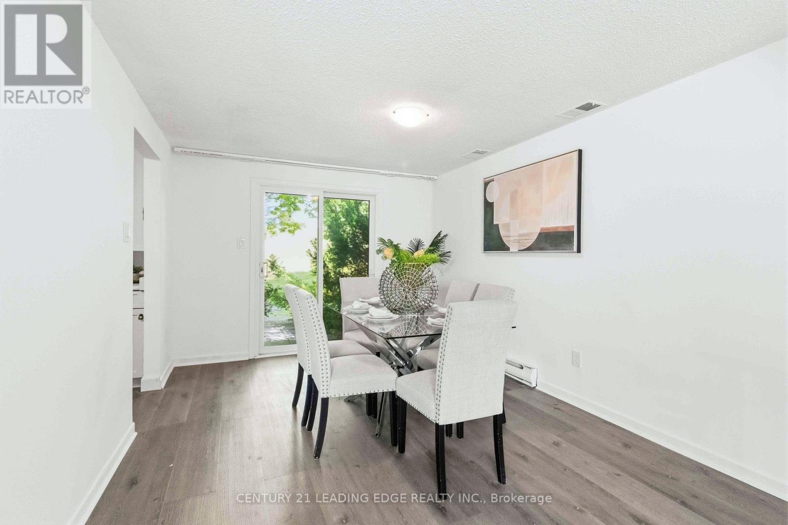 27 COACH LITEWAY - Image 14