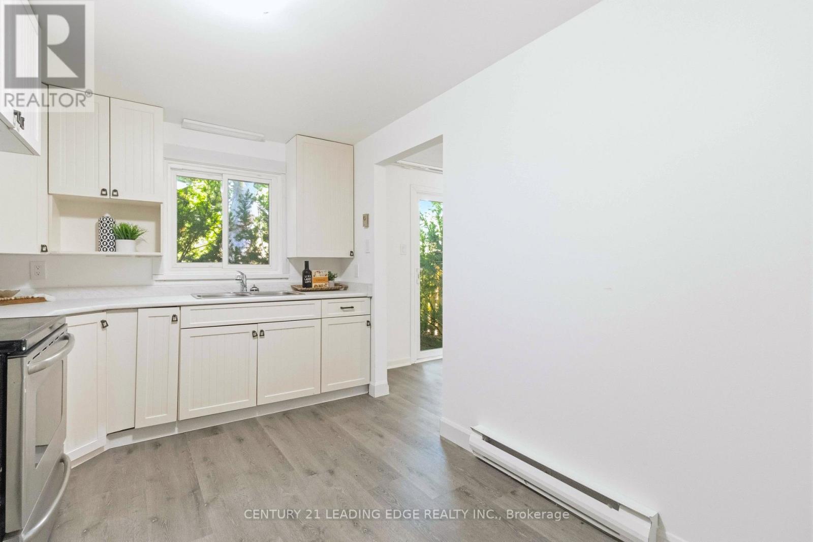 27 COACH LITEWAY - Image 19