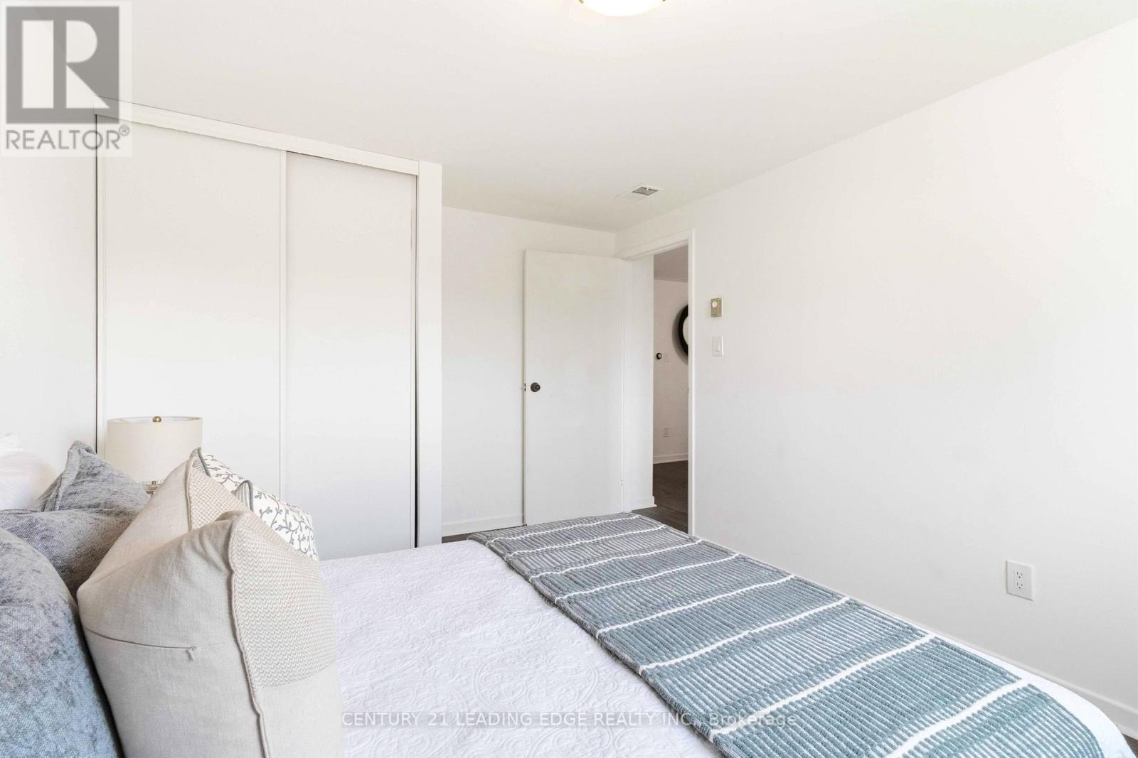 27 COACH LITEWAY - Image 28
