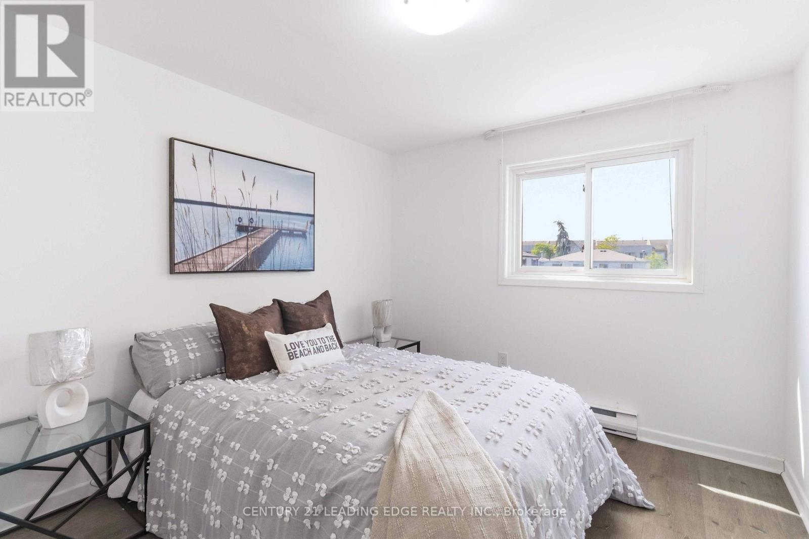27 COACH LITEWAY - Image 29