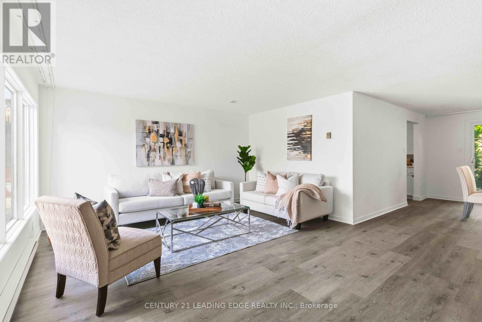 27 COACH LITEWAY - Image 9