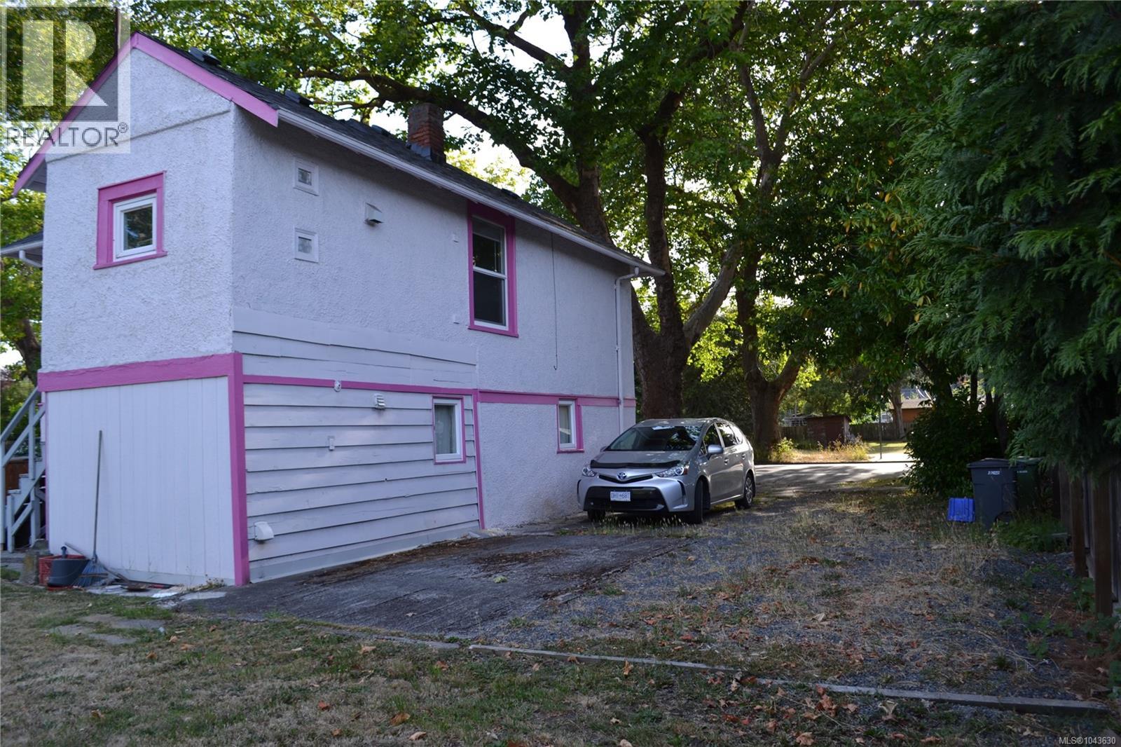  2857 Shelbourne Street, Victoria