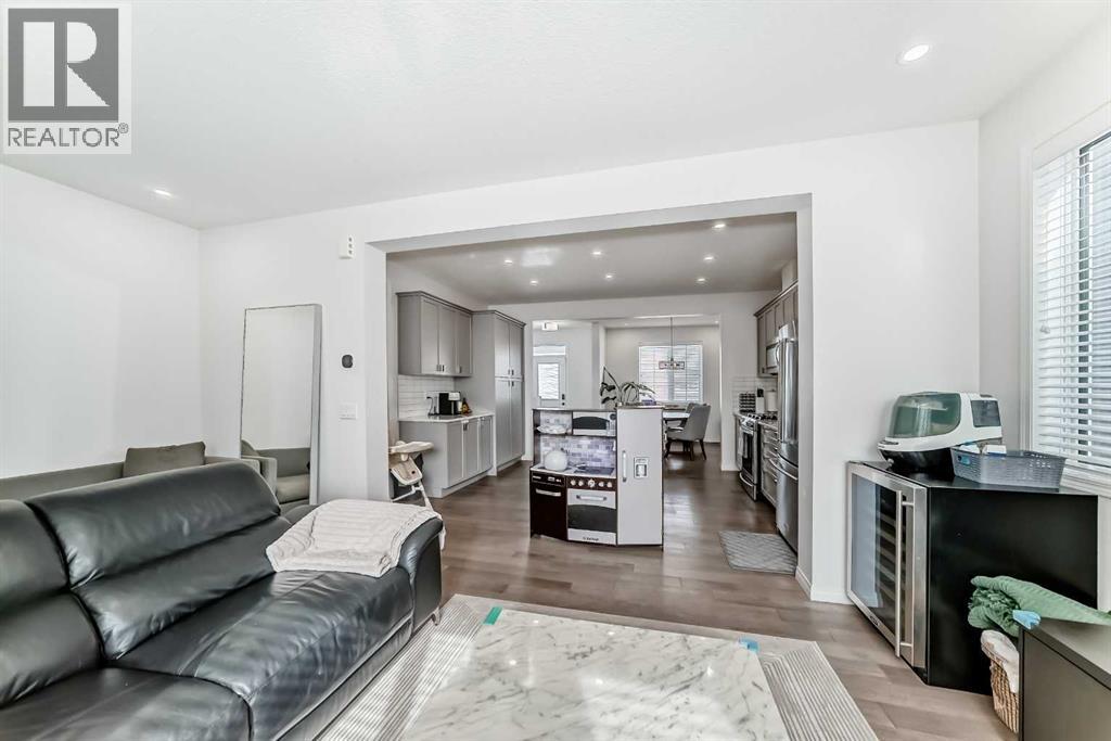 372 Carrington Way NW - 21